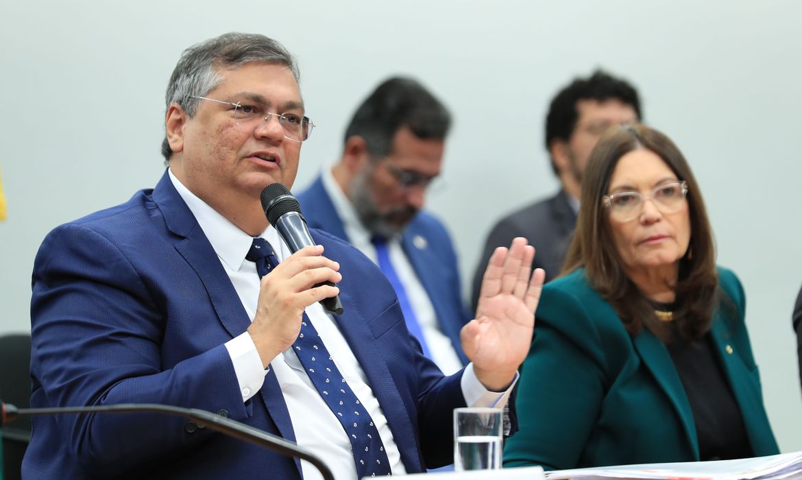 No momento, você está visualizando “Conspirar contra a saúde pública é corrupção gravíssima”, diz Dino