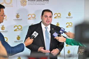 Leia mais sobre o artigo Leis de Roberto Cidade ampliam atenção para pacientes portadores de doenças raras