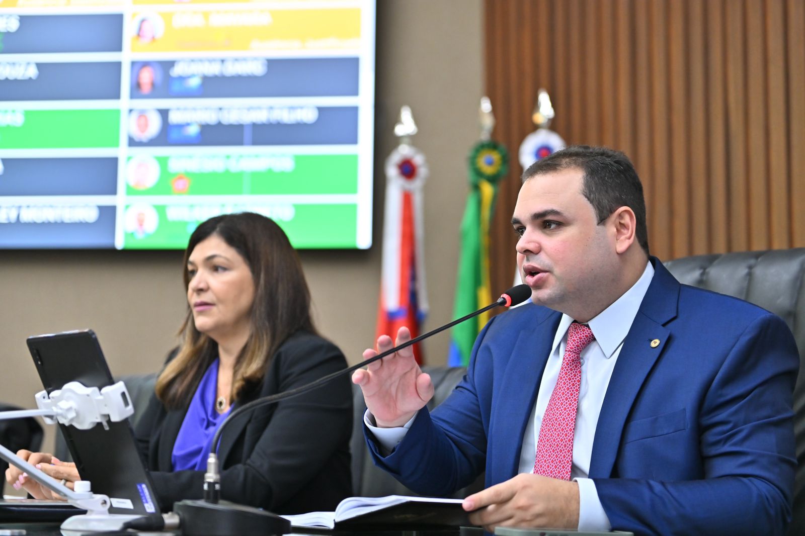 No momento, você está visualizando Roberto Cidade faz indicação ao Governo do Estado para implantação de ‘Casa de Passagem para Pessoas Idosas Vítimas de Violência’, em Manaus