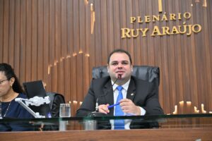 Leia mais sobre o artigo Sob a presidência de Roberto Cidade, servidoras da Aleam podem ganhar mais tempo de licença e salário-maternidade