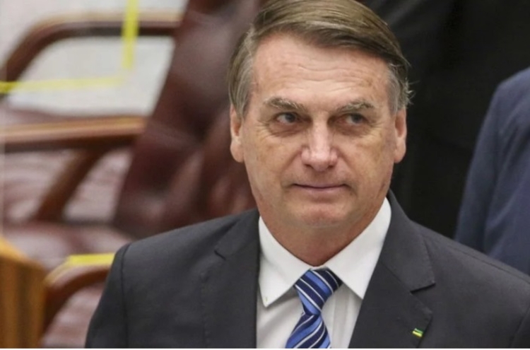 No momento, você está visualizando Bolsonaro pede desculpas por divulgar informações falsas sobre vacina da Pfizer