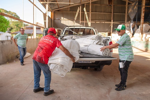 No momento, você está visualizando Caprichoso e Garantido iniciam coleta de isopor residual das alegorias para destinar à reciclagem