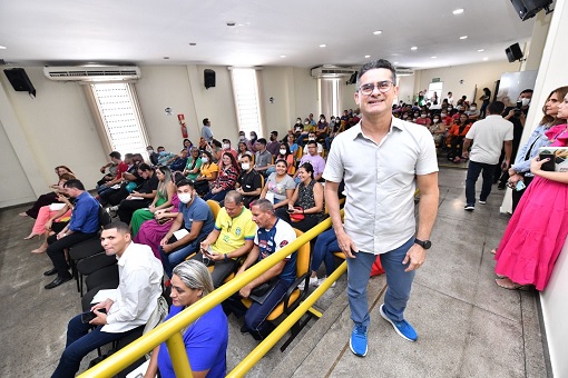 No momento, você está visualizando Instituto Paraná: David Almeida é o prefeito de capital com a segunda maior aprovação do País