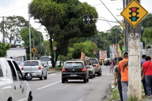 Leia mais sobre o artigo Prefeitura de Manaus inicia teste em semáforo que priorizará ônibus, ambulâncias e veículos de emergência atrasados