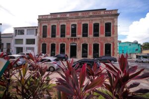 Leia mais sobre o artigo Prefeitura de Manaus oferta 150 vagas gratuitas para treinamento sobre design gráfico no Canva