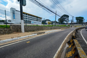 Leia mais sobre o artigo Prefeitura notifica faculdade para recompor calçada depredada durante obras na avenida Jacira Reis