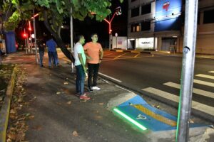Leia mais sobre o artigo Manaus ganha sistema de iluminação semafórica com maior visibilidade a condutores e pedestres