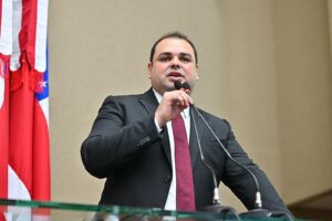Leia mais sobre o artigo Proposta de Roberto Cidade quer capacitar estudantes da rede pública com noções básicas de sobrevivência