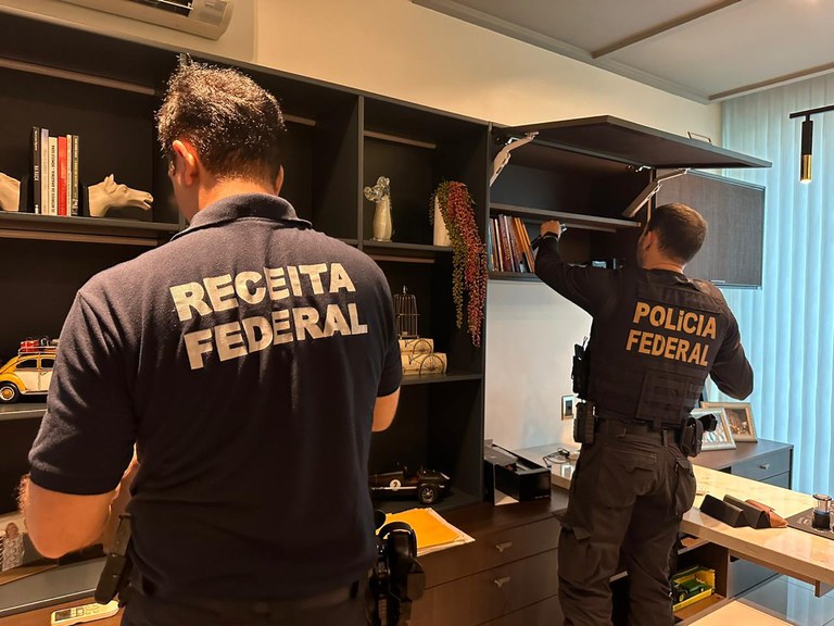 No momento, você está visualizando Em Manaus, PF e Receita Federal realizam operação contra esquema de empresas de coleta de lixo e limpeza pública