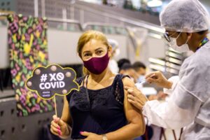 Leia mais sobre o artigo Prefeitura reforça importância da vacinação contra a Covid-19 e disponibiliza 74 pontos de imunização em Manaus