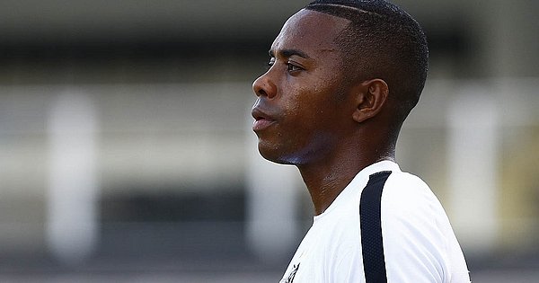 No momento, você está visualizando STJ retomará em agosto julgamento de recurso do ex-jogador Robinho