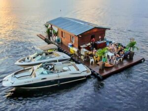 Leia mais sobre o artigo Prefeitura de Manaus irá remover flutuantes irregulares da orla do Tarumã