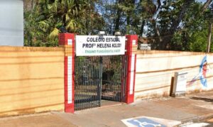 Leia mais sobre o artigo Ex-aluno invade escola e mata estudante no Paraná 
