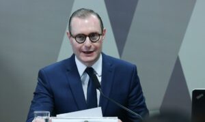 Leia mais sobre o artigo Em sabatina, Zanin diz que é defensor fervoroso da Constituição