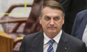 Leia mais sobre o artigo Em nova decisão, Justiça bloqueia mais R$ 370 mil de Bolsonaro