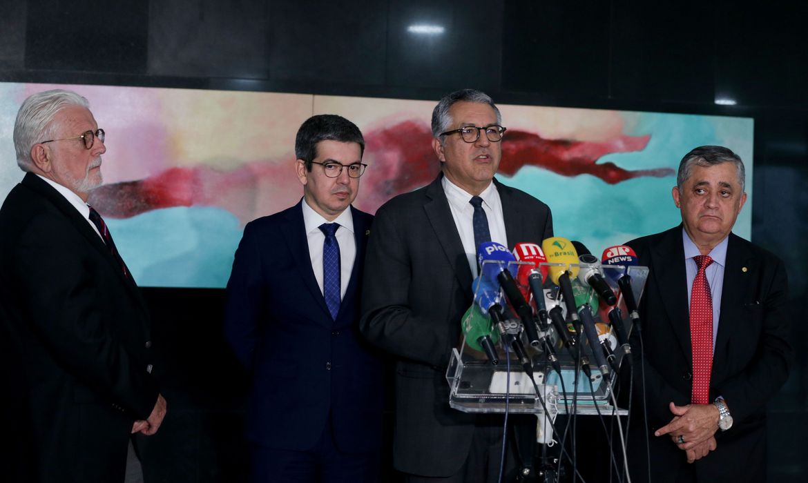 No momento, você está visualizando União Brasil quer reavaliar indicações de ministros, diz Padilha