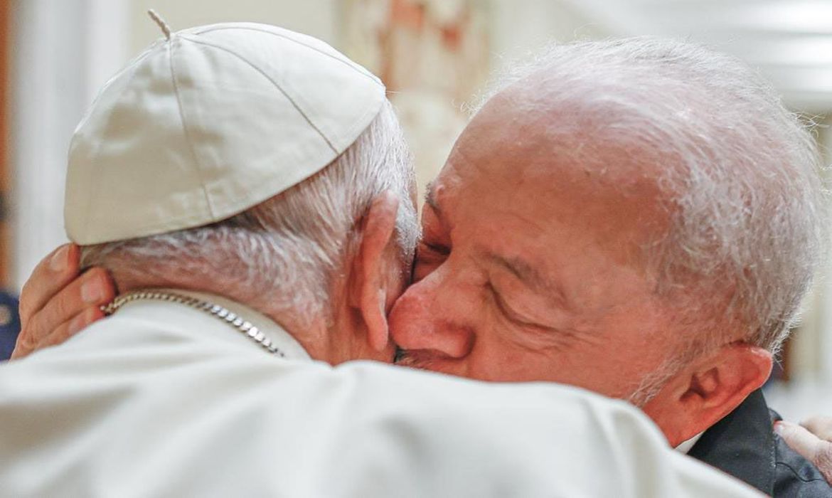 No momento, você está visualizando Lula e papa Francisco se encontram no Vaticano