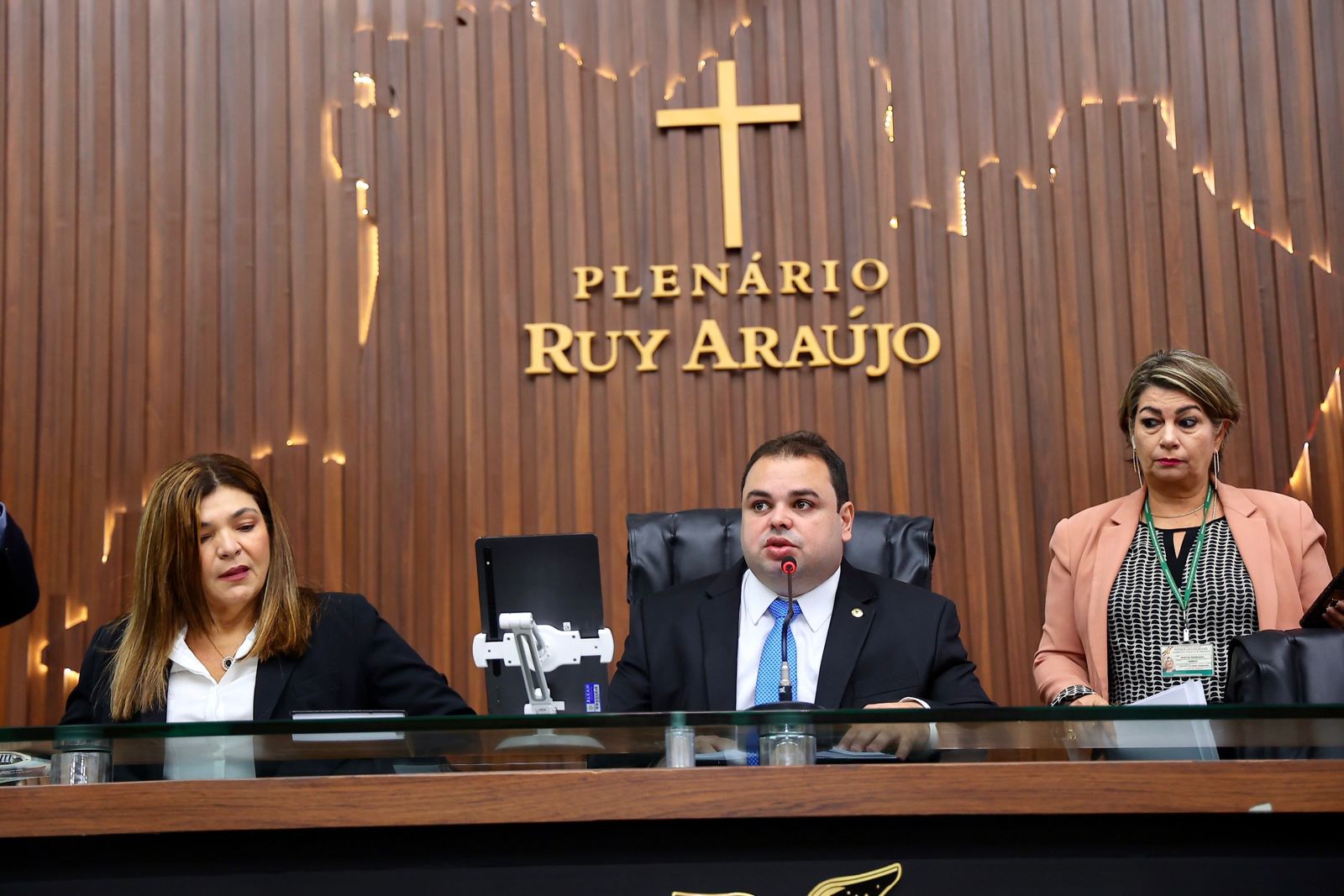No momento, você está visualizando Plenário da Aleam aprova cinco Projetos de Lei de autoria do deputado Roberto Cidade