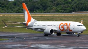 Leia mais sobre o artigo Avião tem pane em turbina e faz pouso de emergência no aeroporto de Manaus