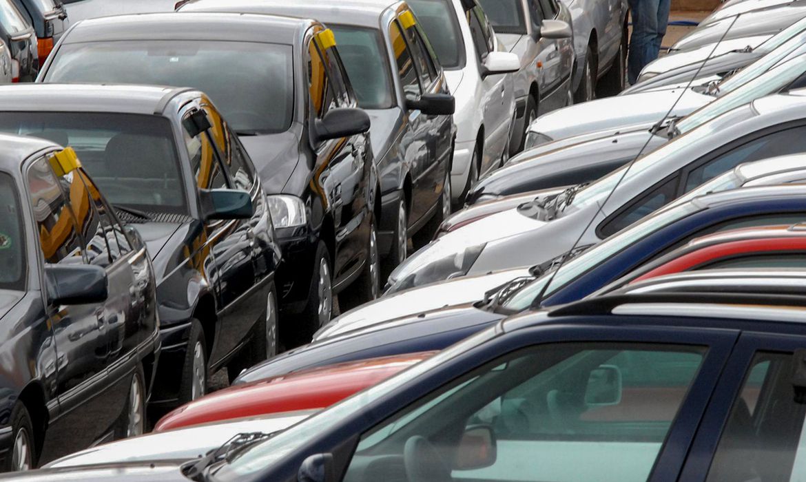 No momento, você está visualizando Governo destinará mais R$ 300 milhões em incentivos para carro popular