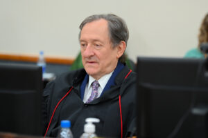 Leia mais sobre o artigo Desembargador Cezar Bandiera é aclamado para vaga no TRE/AM