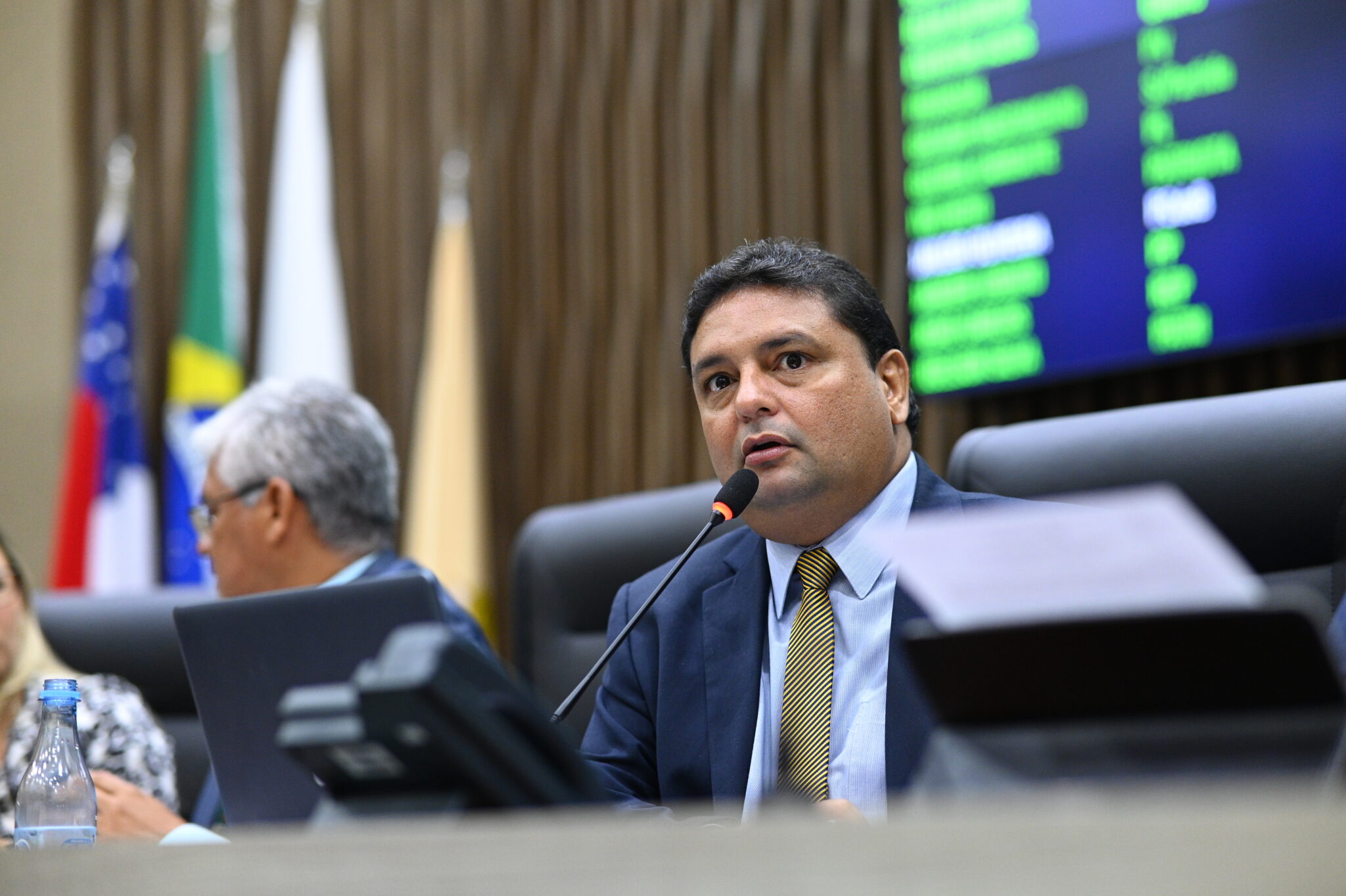 No momento, você está visualizando Incorporação do PSC ao Podemos altera bancadas na CMM