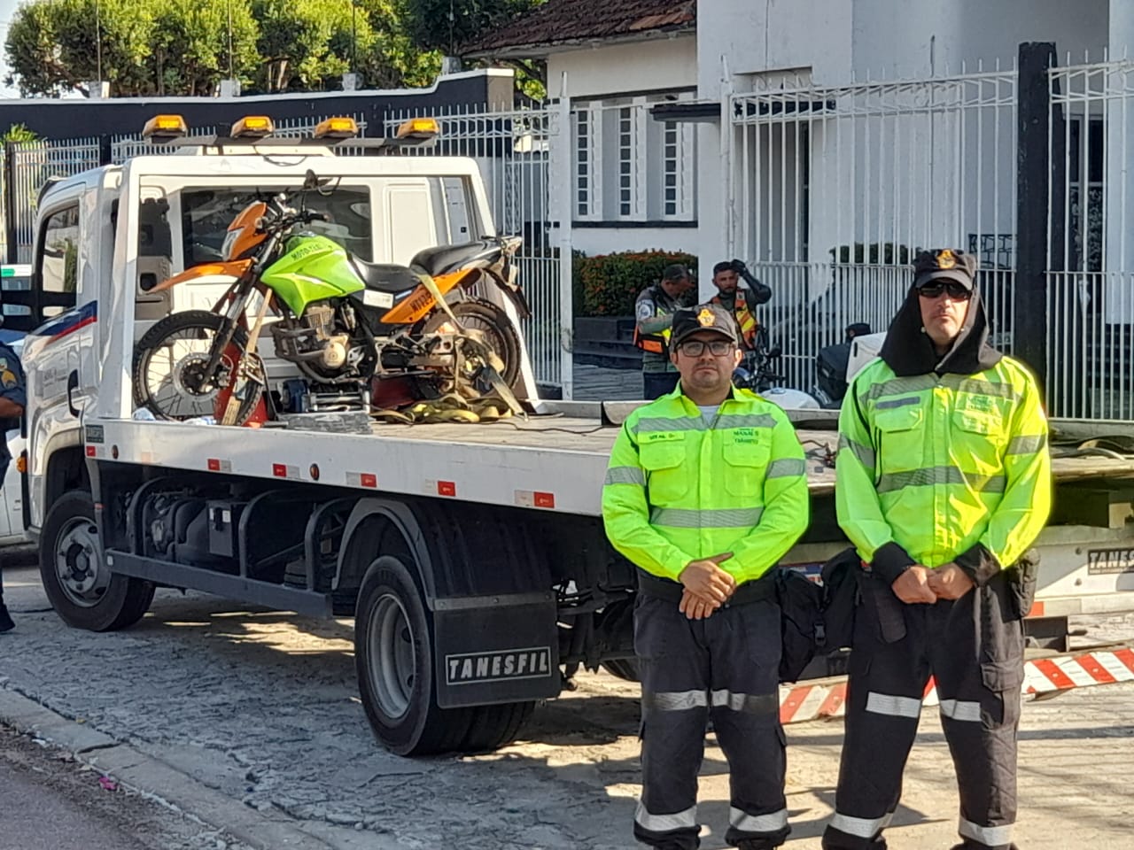 No momento, você está visualizando Operação da Prefeitura de Manaus apreende veículos fazendo transporte irregular no centro da cidade