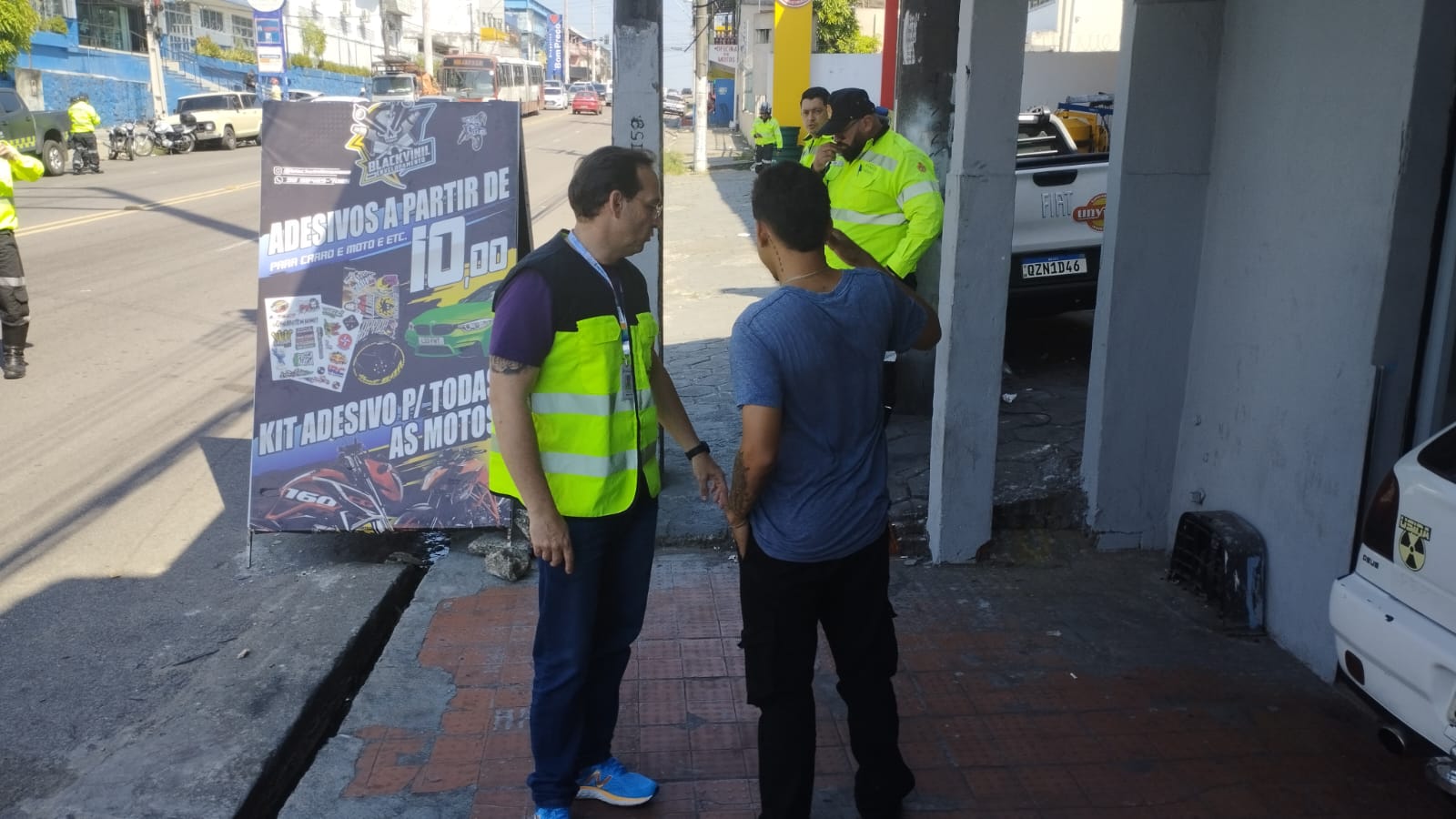 No momento, você está visualizando Prefeitura de Manaus realiza operação Calçada Livre para garantir mais acessibilidade e segurança nas ruas da zona Sul