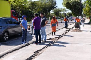 Leia mais sobre o artigo Prefeitura inicia reparo em trecho danificado da ciclovia da Ponta Negra e obra é custeada por casa de shows