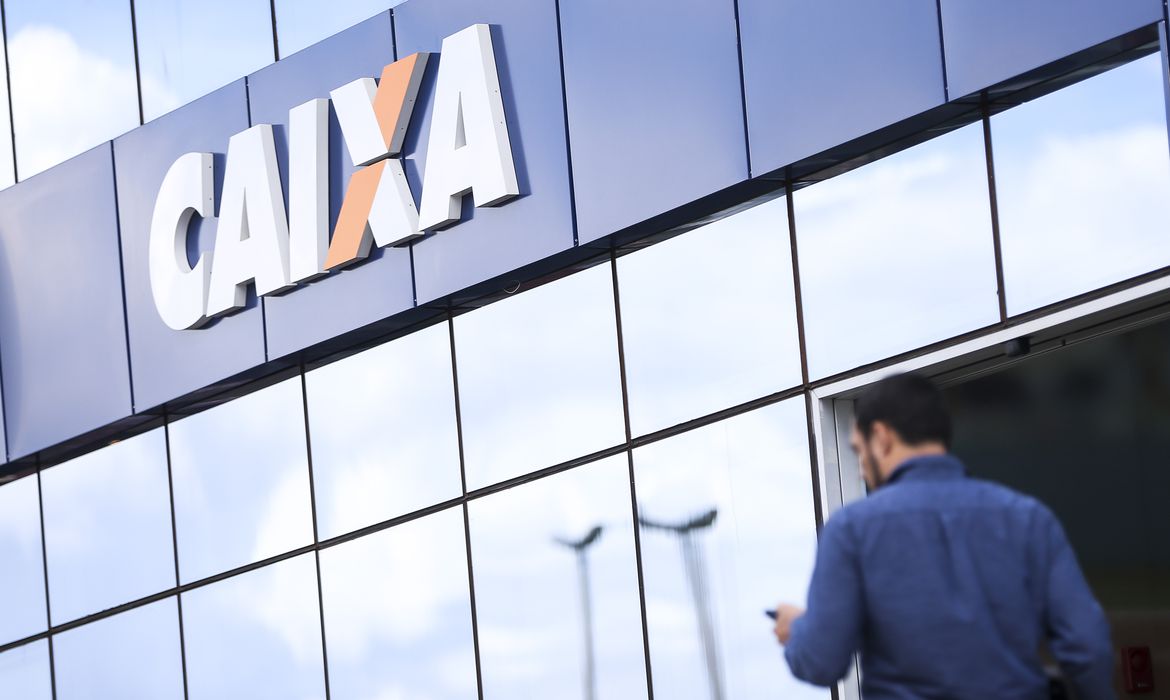 No momento, você está visualizando Agências da Caixa abrirão uma hora mais cedo para Dia do Desenrola