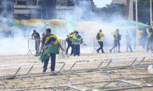 Leia mais sobre o artigo PF prende suspeito de participação em atos terroristas de 8 de janeiro