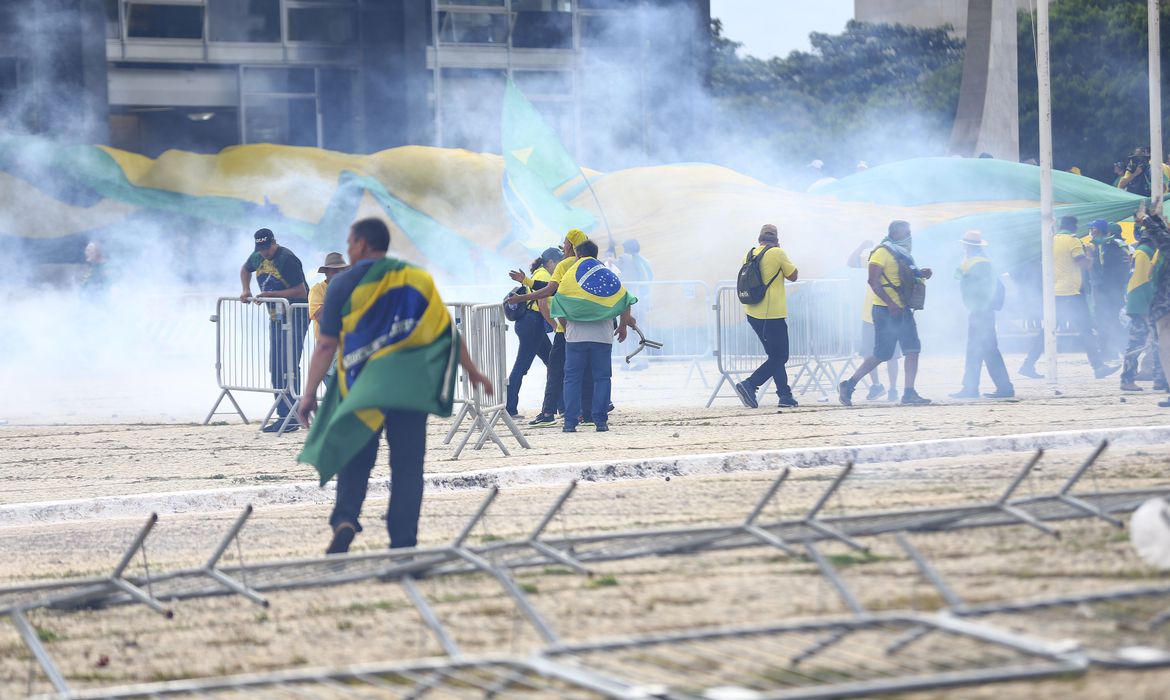 No momento, você está visualizando PF prende suspeito de participação em atos terroristas de 8 de janeiro