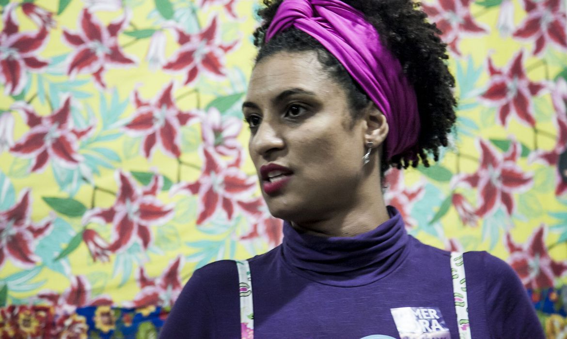 No momento, você está visualizando Operação que apura morte de Marielle prende, no Rio, ex-bombeiro