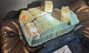 Leia mais sobre o artigo PF desarticula grupos que lavavam dinheiro do tráfico internacional