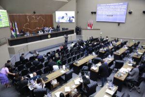 Leia mais sobre o artigo Deputado quer limitar Título de Cidadão do Amazonas na Aleam