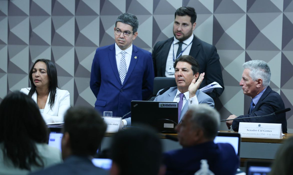 No momento, você está visualizando CPMI quebra sigilos de Mauro Cid, Anderson Torres e militares do GSI