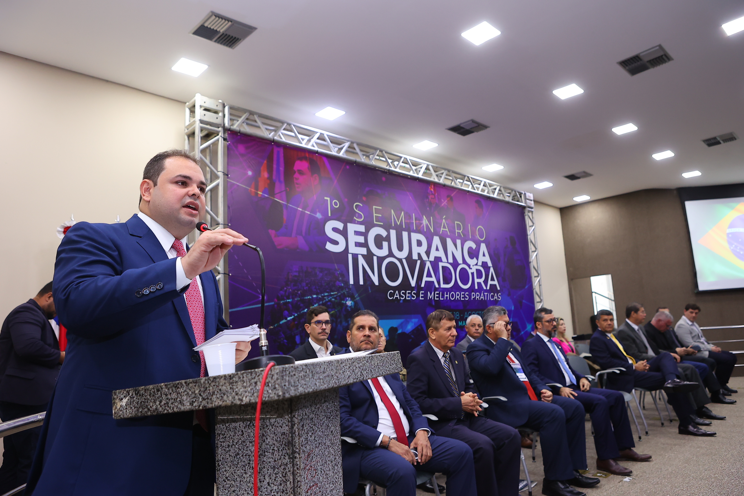 No momento, você está visualizando Roberto Cidade ressalta importância do debate sobre Segurança Pública durante ‘1º Seminário de Segurança Inovadora’