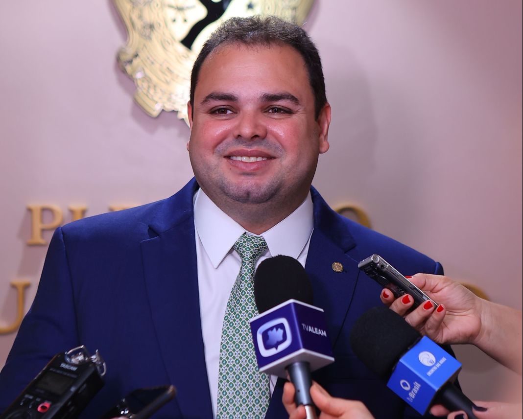 No momento, você está visualizando Roberto Cidade destaca atuação da Procuradoria da Mulher da Aleam e parabeniza Polícia do Amazonas por captura de suspeito de feminicídio