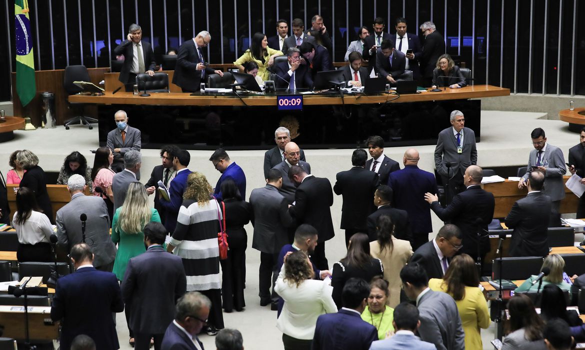 No momento, você está visualizando Câmara aprova urgência para proposta de desoneração da folha até 2027