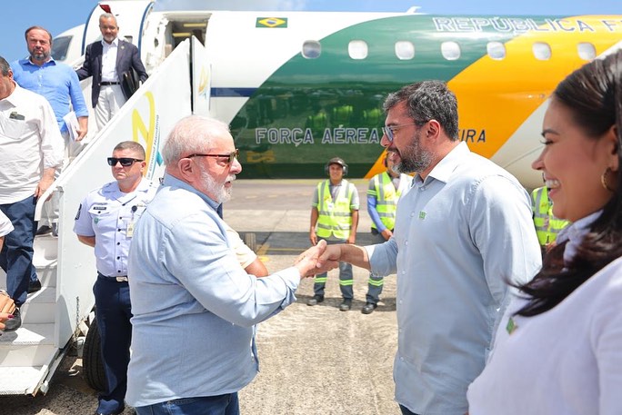 No momento, você está visualizando Lula chega ao Amazonas para anunciar retomada do Luz para Todos em Parintins
