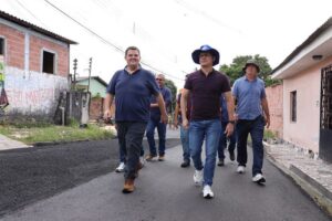 Leia mais sobre o artigo Prefeito acompanha início do programa ‘Obras de Verão 2023’ nas zonas Oeste e Norte de Manaus