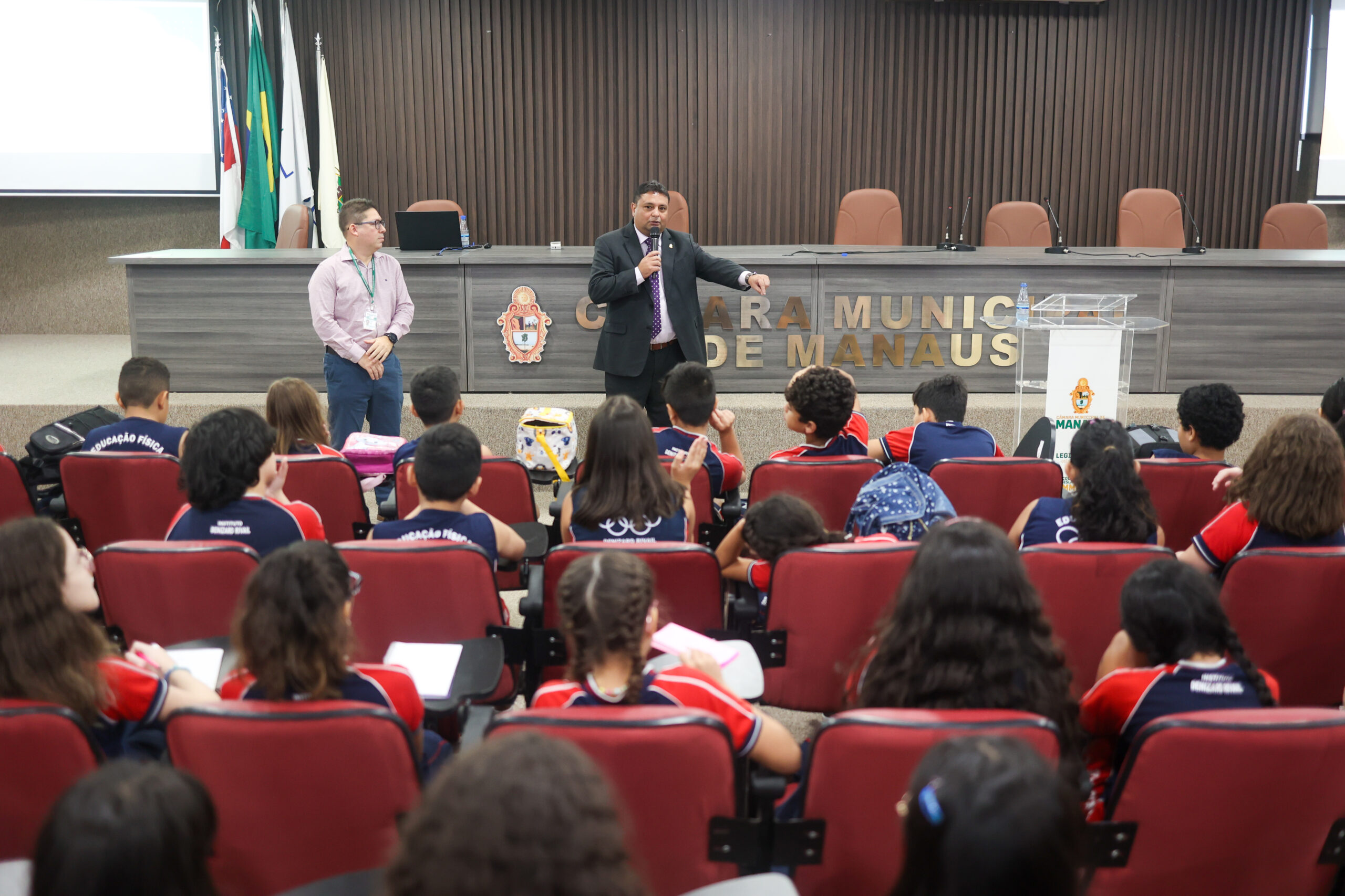No momento, você está visualizando Estudantes do Ensino Fundamental visitam instalações da CMM