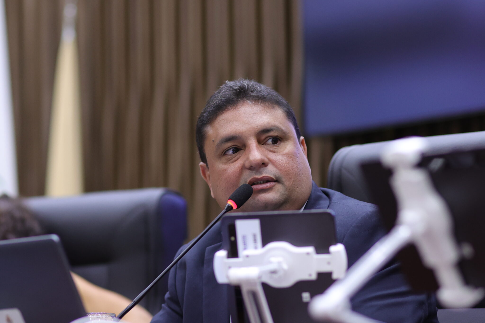 No momento, você está visualizando PL de Caio André, que cria campanha de doação de cabelos a pessoas com câncer, é aprovado em 1ª discussão na CMM