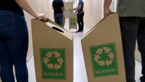 Leia mais sobre o artigo CMM firma parceria com Rotary Club para uso de lixeiras recicláveis