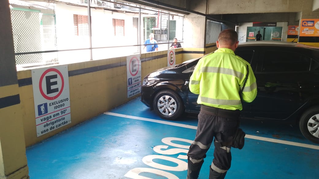 No momento, você está visualizando Prefeitura intensifica fiscalização em supermercados e notifica 30 motoristas por uso indevido de vagas