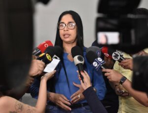 Leia mais sobre o artigo Em Manaus, polícia prende mãe que recebeu dinheiro para não denunciar estupro das filhas