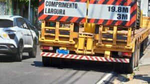 Leia mais sobre o artigo Passagem subterrânea do complexo Roberto Campos é interditada pela Prefeitura de Manaus após acidente com carreta