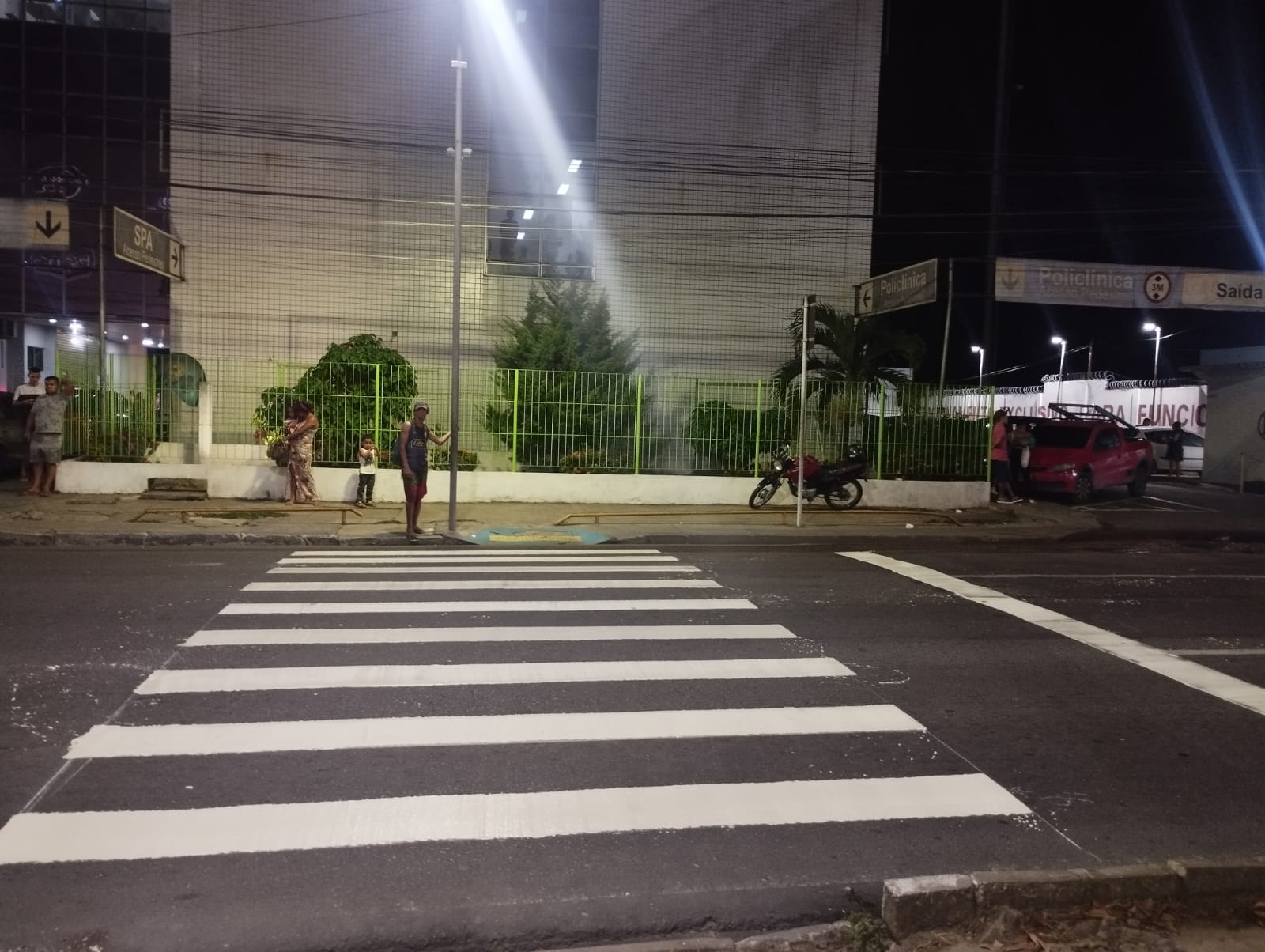 No momento, você está visualizando Prefeitura implanta sinalização viária nos bairros de Manaus