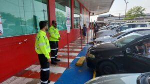Leia mais sobre o artigo Mais de 50 motoristas são autuados por uso irregular de vagas especiais na zona Centro-Sul de Manaus