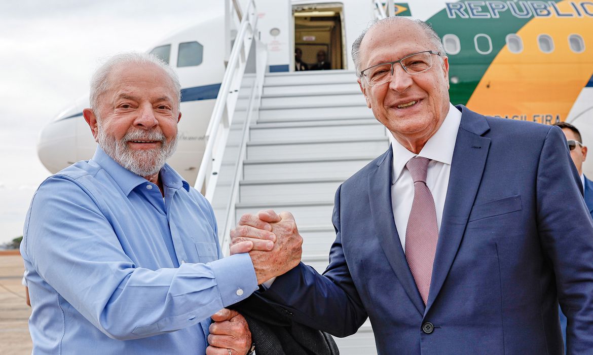 No momento, você está visualizando Lula participa da posse do novo presidente do Paraguai nesta terça
